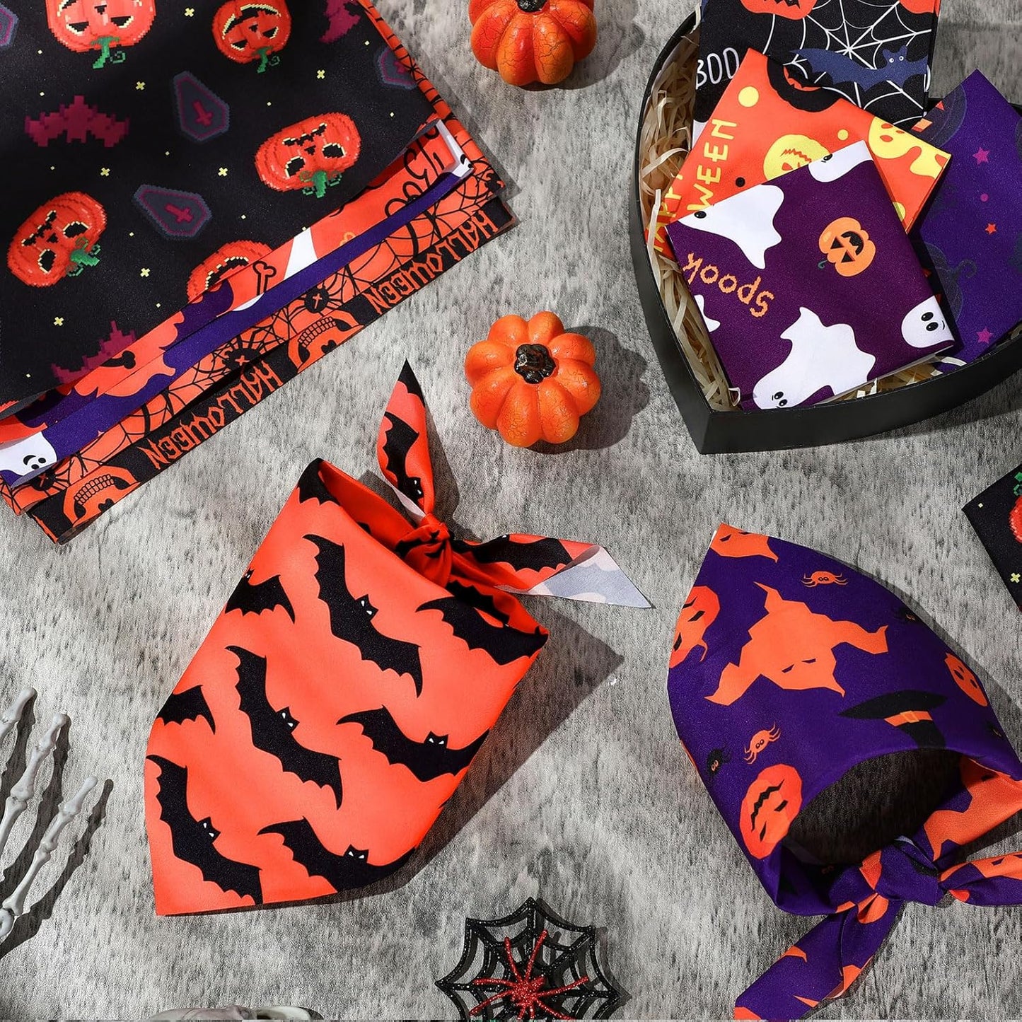 Abbylike 100 Pcs Halloween Dog Bandanas Bulk Pumpkin Bandanas for Dogs Triangle Kerchief Bibs Scarf Set for Pet Halloween Costume Photo Props Accessories Pet Shops, 25 Styles (25.6 x 17.7 x 17.7)
